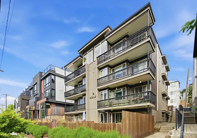 Multi family home for sale at 2362 Franklin Ave E, Seattle, WA 98102 | MLS# NWM2529866