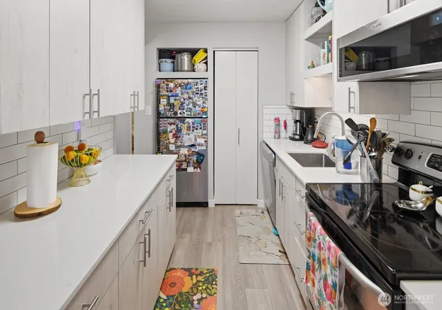 Photo 2 of Multi family home for sale at 2362 Franklin Ave E, Seattle, WA 98102 | MLS# NWM2529866 | Listing updated on 2026-09-21