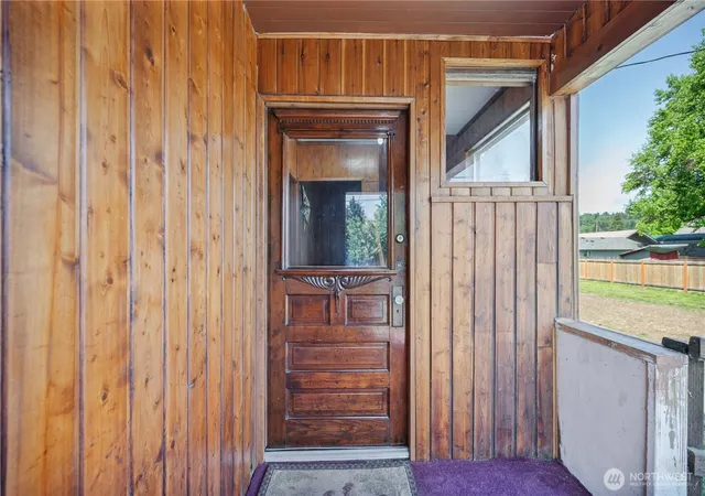 Photo 3 of Single family home for sale at 309 Northwest 2nd Ave, Kelso, WA 98626 | MLS# NWM2529927 | Listing updated on 2026-09-21