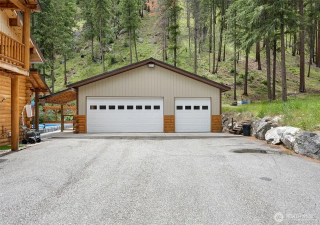 Photo 3 of Single family home for sale at 11125 Entiat River Rd, Entiat, WA 98822 | MLS# NWM2529940 | Listing updated on 2026-09-21