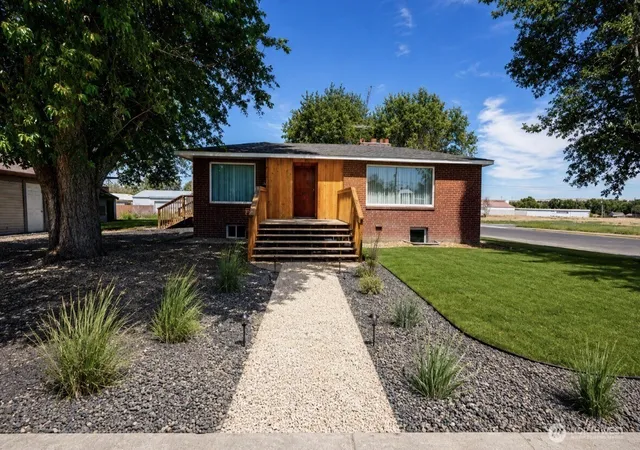 Photo 1 of Single family home for sale at 134 4th Avenue Se, Soap Lake, WA 98851 | MLS# NWM2529954 | Listing updated on 2026-09-27