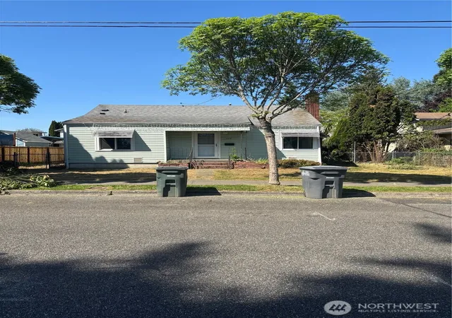 Photo 3 of Single family home for sale at 1509 Everett St, Sumner, WA 98390 | MLS# NWM2529970 | Listing updated on 2026-09-21