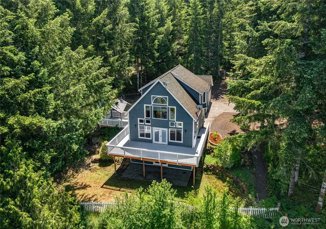 Photo 2 of Single family home for sale at 110 E Glacier Crst Rd, Grapeview, WA 98546 | MLS# NWM2529984 | Listing updated on 2026-09-28
