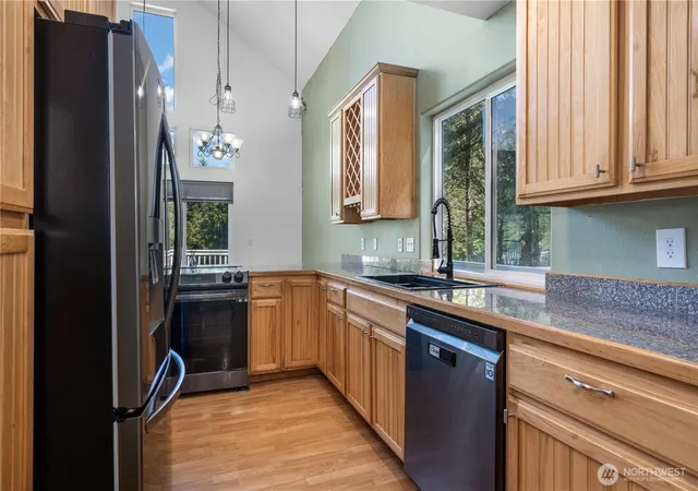 Photo 4 of Single family home for sale at 110 E Glacier Crst Rd, Grapeview, WA 98546 | MLS# NWM2529984 | Listing updated on 2026-09-28