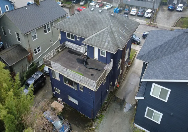 Photo 3 of Sale Pending at 5026 20th Avenue NE, Seattle, WA 98105 | MLS# NWM2530094 | Listing updated on 2026-09-04
