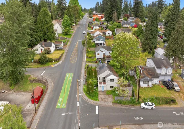 Photo 2 of Sale Pending at 929 Pecks Dr, Everett, WA 98203 | MLS# NWM2530259 | Listing updated on 2026-09-25