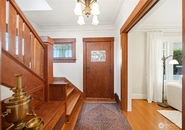 Photo 4 of Single family home for sale at 1519 1st Avenue N, Seattle, WA 98109 | MLS# NWM2530271 | Listing updated on 2026-10-01