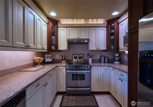 Photo 3 of Sale Pending at 230 E Hawthorne Pl, Port Angeles, WA 98362 | MLS# NWM2530287 | Listing updated on 2026-08-11