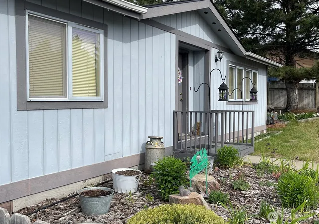 Photo 2 of Single family home for sale at 3 Sand Flt Rd, Omak, WA 98841 | MLS# NWM2530354 | Listing updated on 2026-10-01