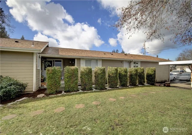 Photo 4 of House for sale at 412 105th Street SW, Everett, WA 98204 | MLS# NWM2530416 | Listing updated on 2026-09-21