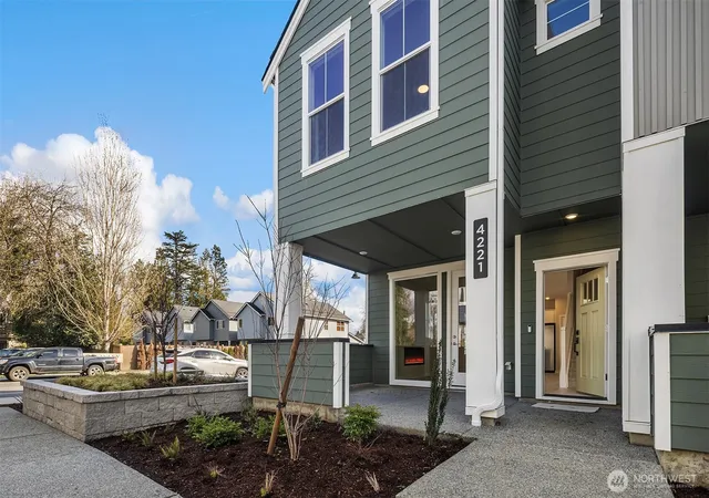 Photo 3 of Sale Pending at 31808 Myrtle #34 St, Carnation, WA 98014 | MLS# NWM2530423 | Listing updated on 2026-09-25