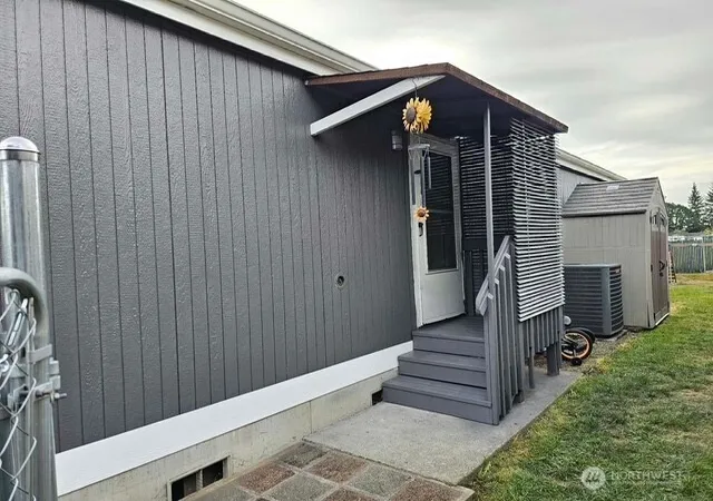 Photo 2 of Manufactured home for sale at 201 W Oakview Ave #8, Centralia, WA 98531 | MLS# NWM2530432 | Listing updated on 2026-10-01
