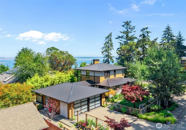 Photo 1 of Single family home for sale at 302 T St, Port Townsend, WA 98368 | MLS# NWM2530501 | Listing updated on 2026-09-21