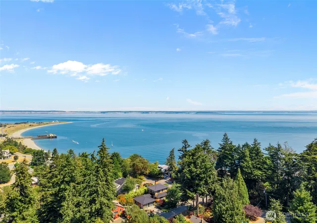 Photo 3 of Single family home for sale at 302 T St, Port Townsend, WA 98368 | MLS# NWM2530501 | Listing updated on 2026-09-21