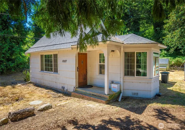 Photo 2 of Single family home for sale at 12027 10th Avenue S, Seattle, WA 98168 | MLS# NWM2530516 | Listing updated on 2026-09-20