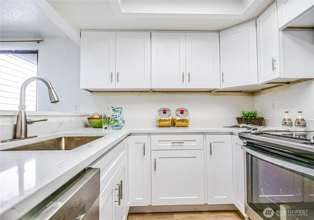 Photo 3 of Townhouse for sale at 8407 18th Avenue W #4-102, Everett, WA 98204 | MLS# NWM2530535 | Listing updated on 2026-09-21