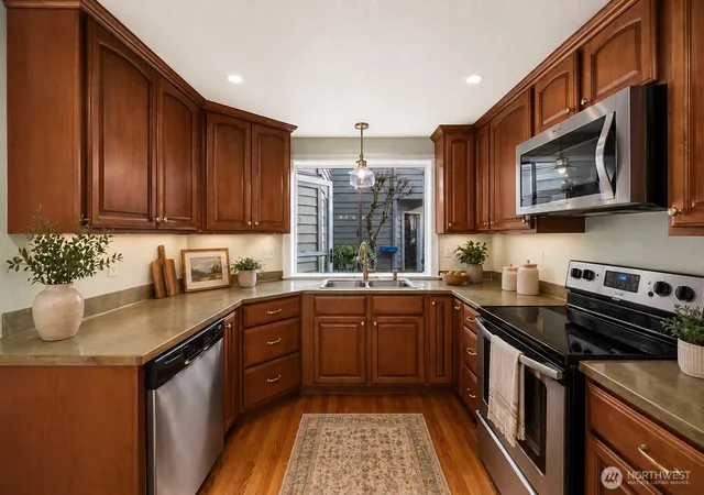 Photo 3 of Sale Pending at 1330 Boise St, Fircrest, WA 98466 | MLS# NWM2530563 | Listing updated on 2026-10-01