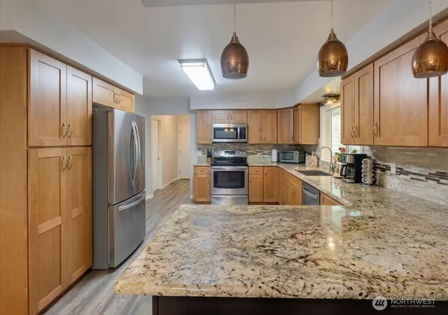 Photo 3 of Single family home for sale at 502 Coal Crk Rd, Longview, WA 98632 | MLS# NWM2530655 | Listing updated on 2026-09-21