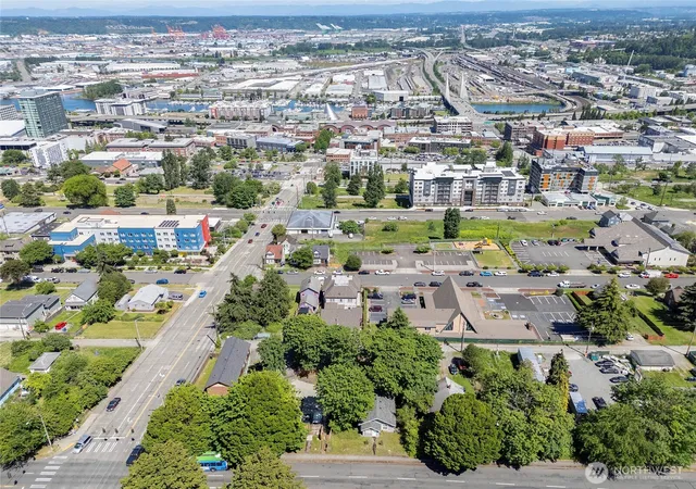 Photo 4 of Condo for sale at 1909 S Yakima Ave, Tacoma, WA 98405 | MLS# NWM2530687 | Listing updated on 2026-09-21
