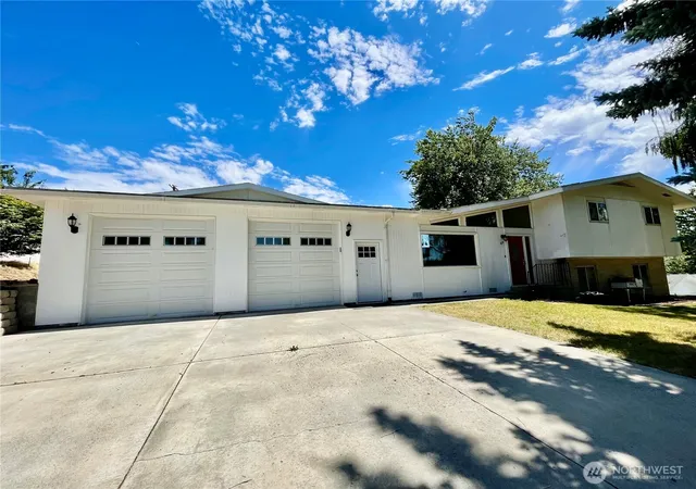 Photo 1 of Contingent at 810 E Spring, Dayton, WA 99328 | MLS# NWM2530704 | Listing updated on 2026-10-01
