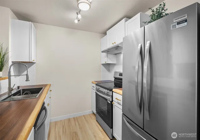 Photo 4 of Condo for sale at 921 130th Street SW #F205, Everett, WA 98204 | MLS# NWM2530710 | Listing updated on 2026-09-21