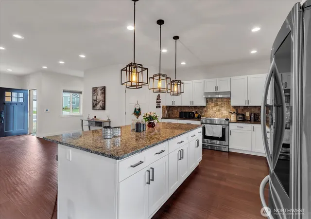 Photo 4 of Single family home for sale at 2204 158th Street Ct E, Tacoma, WA 98445 | MLS# NWM2530728 | Listing updated on 2026-09-30