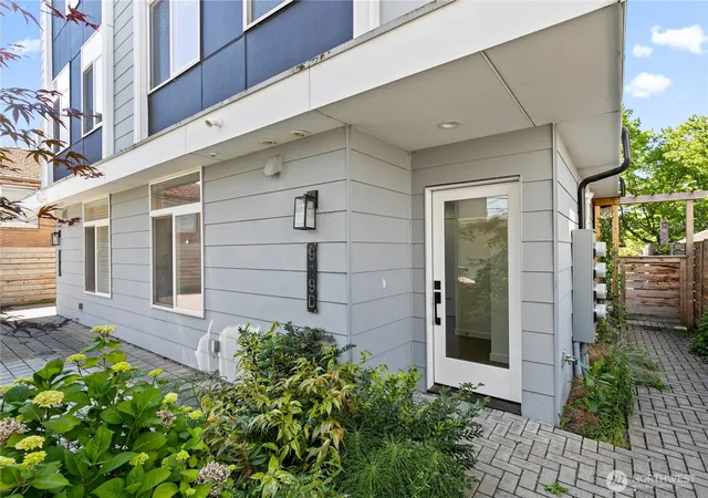 Photo 1 of Townhouse for sale at 919 Nw 56th Street #D, Seattle, WA 98107 | MLS# NWM2530736 | Listing updated on 2026-09-21