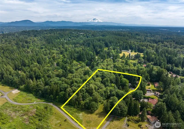 Photo 3 of Single family home for sale at 23908 Se 168 Street, Issaquah, WA 98027 | MLS# NWM2530759 | Listing updated on 2026-10-03