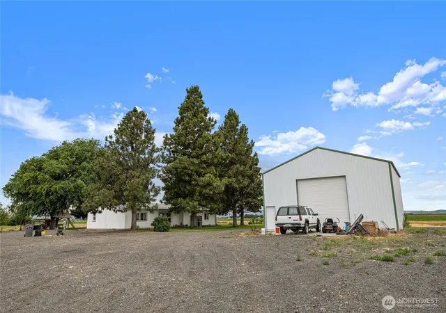 Photo 3 of Manufactured home for sale at 2510 Highway 281 N, Quincy, WA 98848 | MLS# NWM2530764 | Listing updated on 2026-09-21