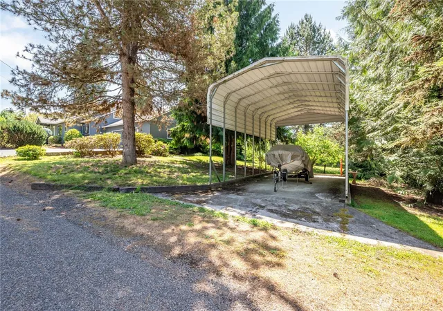 Photo 3 of Single family home for sale at 111 Appleman Dr, Castle Rock, WA 98611 | MLS# NWM2530789 | Listing updated on 2026-09-21