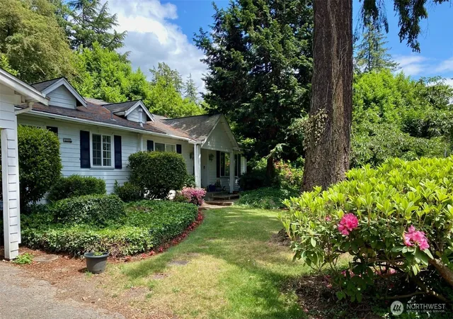 Photo 1 of Single family home for sale at 9100 Lake Washington Blvd Ne, Bellevue, WA 98004 | MLS# NWM2530811 | Listing updated on 2026-09-21