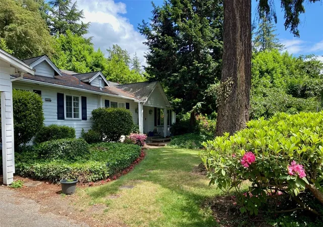 Photo 1 of Single family home for sale at 9100 Lake Washington Blvd Ne, Bellevue, WA 98004 | MLS# NWM2530811 | Listing updated on 2026-10-22