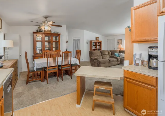 Photo 4 of Manufactured Mobile Home at 28454 SE 168th Avenue #7, Kent, WA 98042 | MLS# NWM2530852 | | Sold on 2026-09-04
