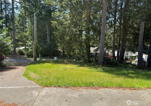 Photo 4 of Sale Pending at 430 E Olympic Dr, Grapeview, WA 98546 | MLS# NWM2530890 | Listing updated on 2026-09-25