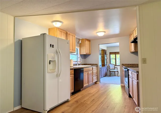 Photo 4 of Manufactured home for sale at 10414 Peacock Hl Ave #19, Gig Harbor, WA 98332 | MLS# NWM2530911 | Listing updated on 2026-09-21