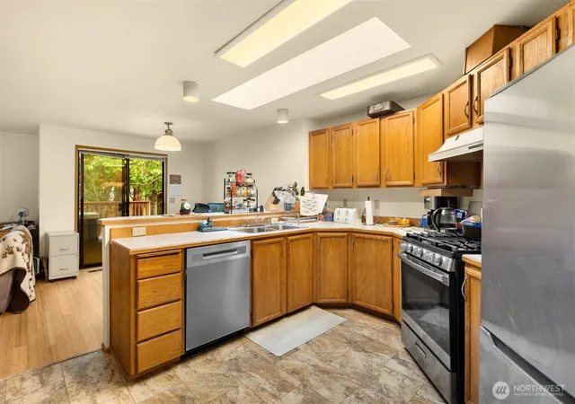 Photo 2 of Single family home for sale at 13014 Se 279th Place, Kent, WA 98030 | MLS# NWM2530923 | Listing updated on 2026-09-26
