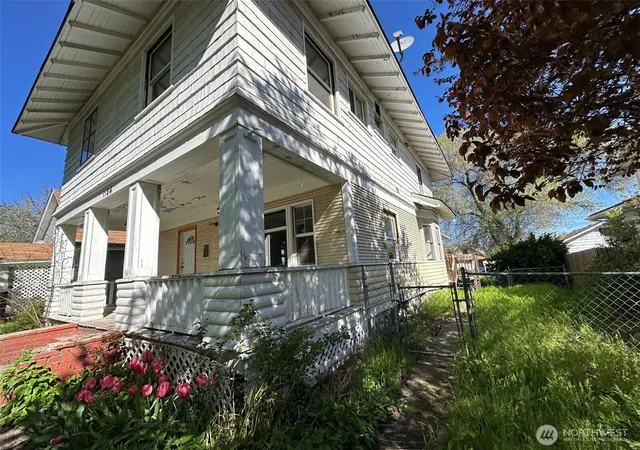 Photo 3 of Single family home for sale at 1124 W Mansfield, Spokane, WA 99205 | MLS# NWM2530931 | Listing updated on 2026-09-24