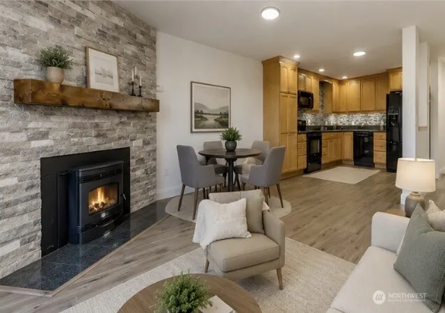 Photo 1 of Condo for sale at 25014 Lake Fenwick Rd #28, Kent, WA 98032 | MLS# NWM2530935 | Listing updated on 2026-10-19
