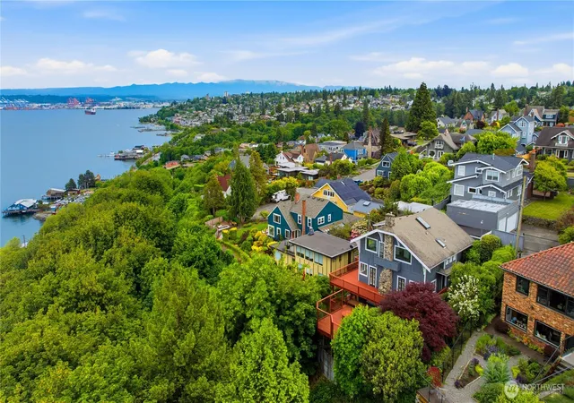 Photo 3 of Single family home for sale at 3716 N 39th Street, Tacoma, WA 98407 | MLS# NWM2530947 | Listing updated on 2026-09-21