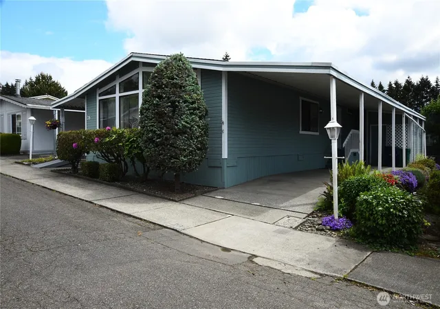 Photo 2 of Manufactured home for sale at 2500 S 370th Street #26, Federal Way, WA 98003 | MLS# NWM2531000 | Listing updated on 2026-09-21