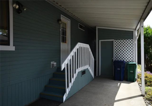 Photo 3 of Manufactured home for sale at 2500 S 370th Street #26, Federal Way, WA 98003 | MLS# NWM2531000 | Listing updated on 2026-09-21