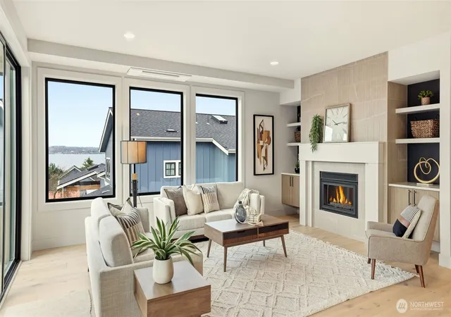 Photo 3 of Single family home for sale at 1015 N 35th Street, Renton, WA 98056 | MLS# NWM2531007 | Listing updated on 2026-10-03