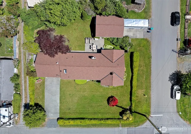 Photo 2 of Single family home for sale at 1213 Alaska Ave, Anacortes, WA 98221 | MLS# NWM2531033 | Listing updated on 2026-09-22
