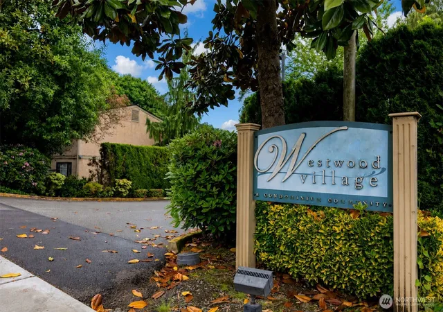 Photo 1 of Single family home for sale at 10037 Ne 138th Place #D2, Kirkland, WA 98034 | MLS# NWM2531036 | Listing updated on 2026-10-01