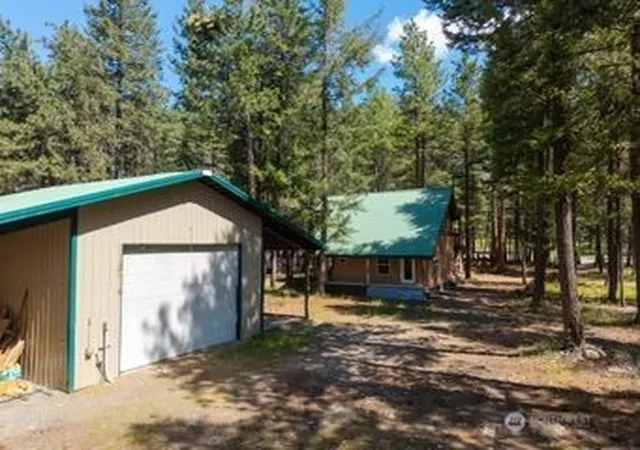 Photo 3 of Single family home for sale at 115 Lost River Rd, Mazama, WA 98833 | MLS# NWM2531065 | Listing updated on 2026-09-21