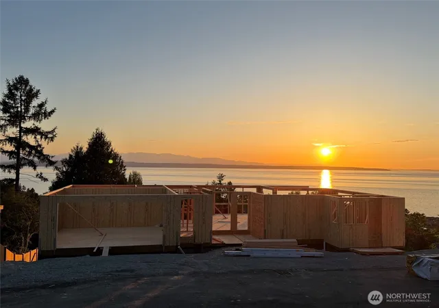 Photo 2 of Sale Pending at 19124 94th Avenue W, Edmonds, WA 98020 | MLS# NWM2531075 | Listing updated on 2026-09-25