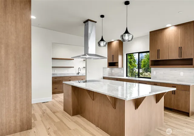 Photo 4 of Sale Pending at 19124 94th Avenue W, Edmonds, WA 98020 | MLS# NWM2531075 | Listing updated on 2026-09-25