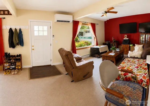 Photo 2 of Single family home for sale at 902 Harding Rd, Aberdeen, WA 98520 | MLS# NWM2531076 | Listing updated on 2026-09-21