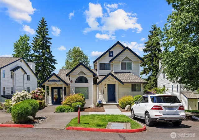 Photo 3 of Condo for sale at 1900 Ne 48th Street #E205, Renton, WA 98056 | MLS# NWM2531082 | Listing updated on 2026-10-01