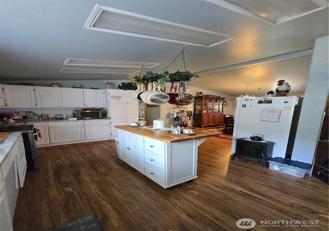 Photo 3 of Manufactured home for sale at 1466 Ferrier Rd, Winlock, WA 98596 | MLS# NWM2531095 | Listing updated on 2026-09-25